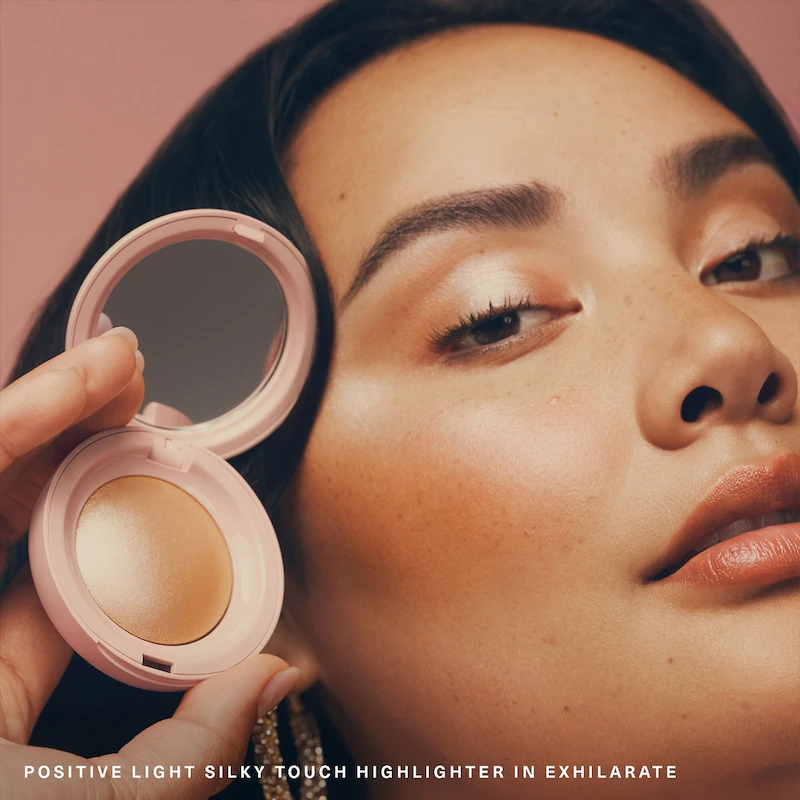 Positive Light Silky Touch Highlighter Rare Beauty by Selena Gomez