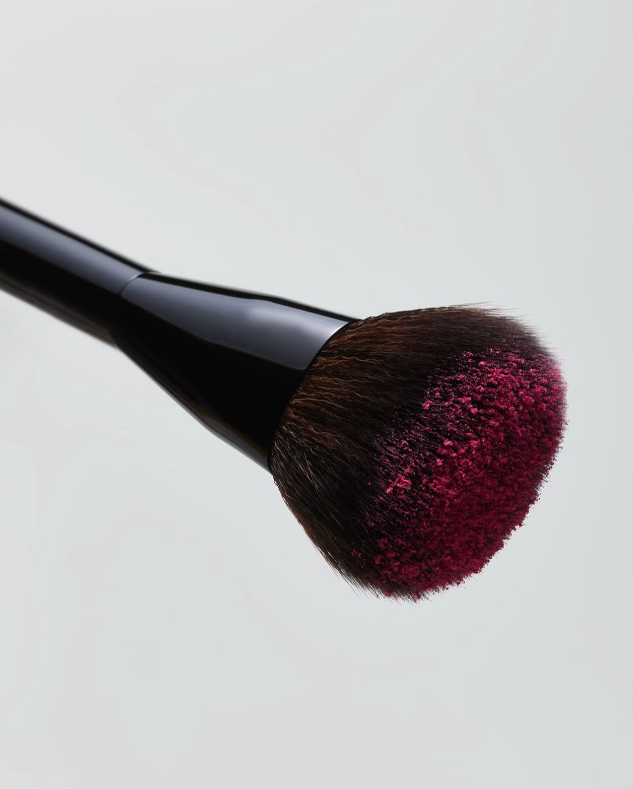 The Powder Blush Brush Saie