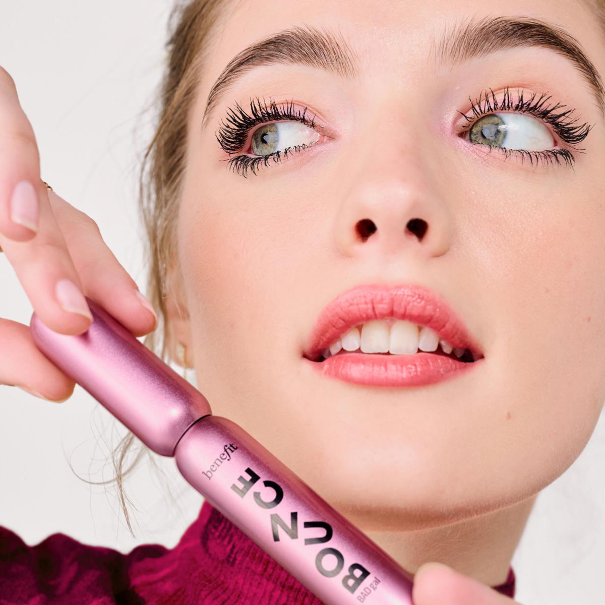 BADgal Bounce Volumizing Mascara Benefit