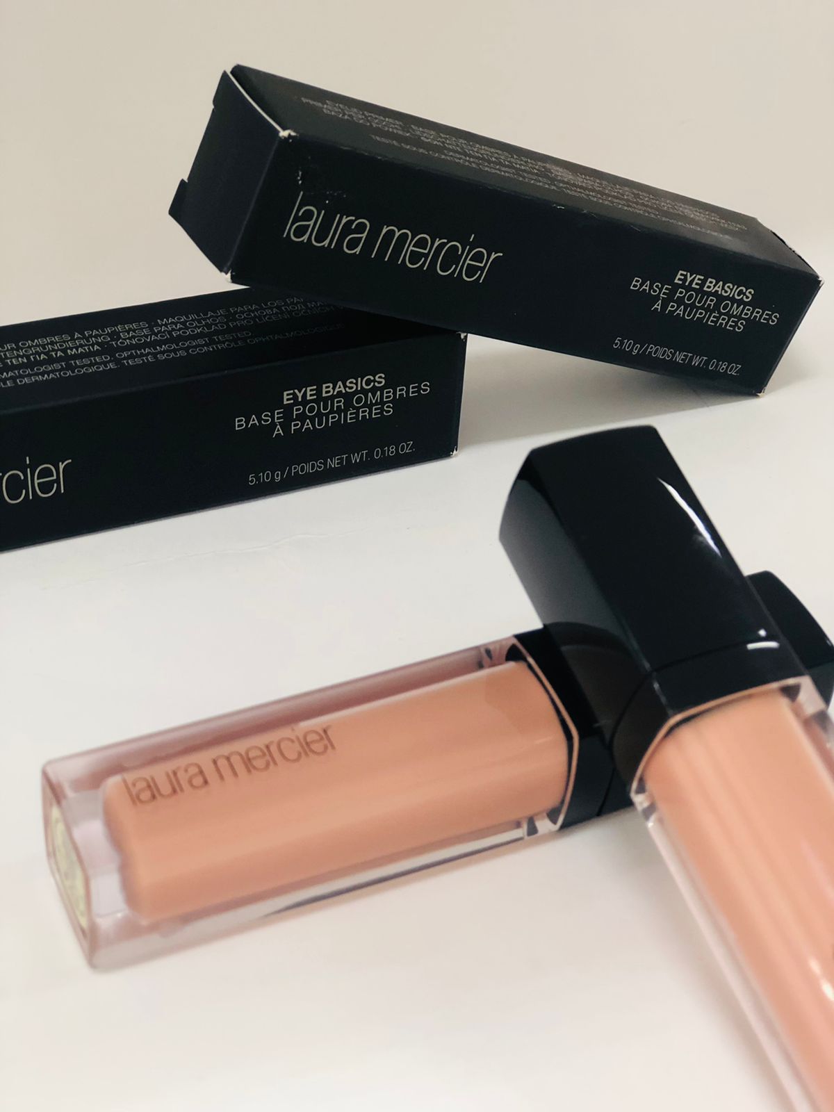 Eye basics base pour ombres a paupieres Laura Mercier
