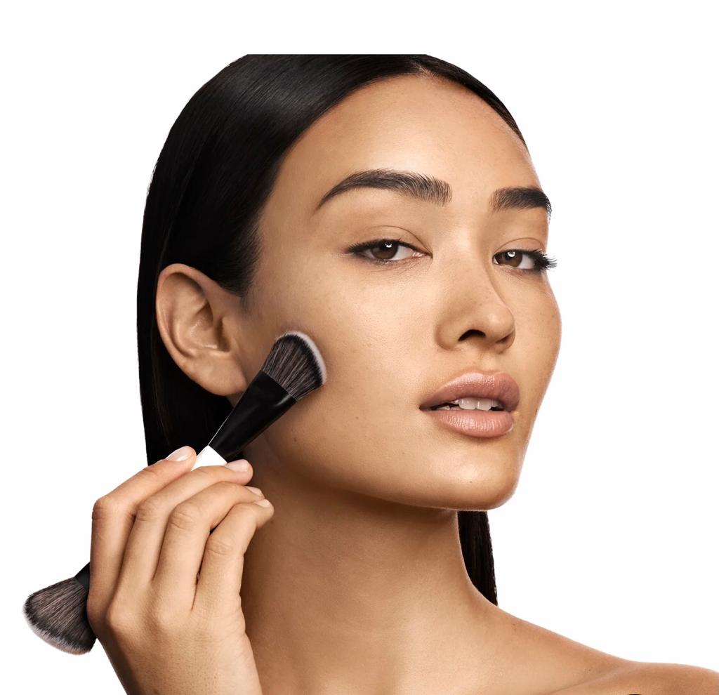 Surreal foundation f4 brush Makeup By Mario