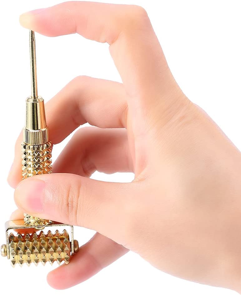 Rodillo De Tratamiento Facial Dorado