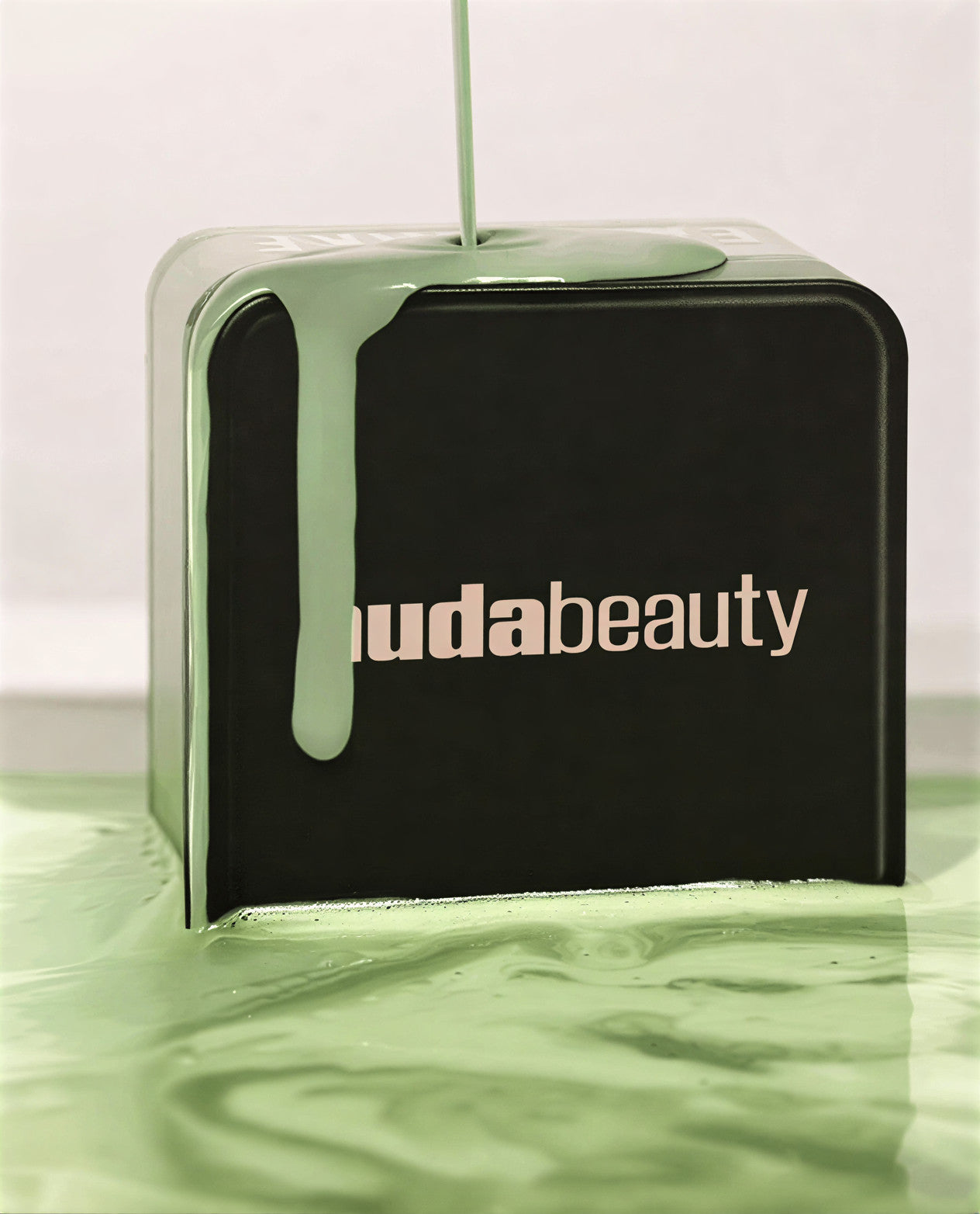 Easy bake blurring loose baking & setting powder Huda beauty