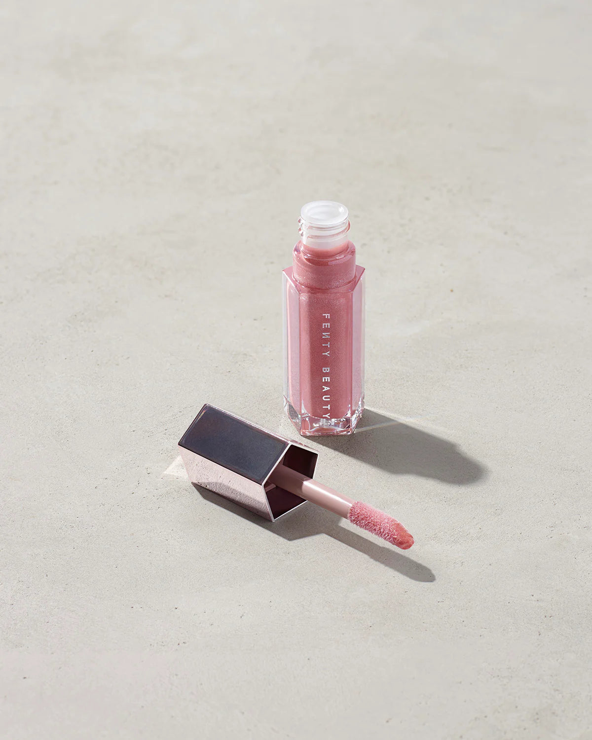 Gloss bomb universal lip luminizer Fenty Beauty
