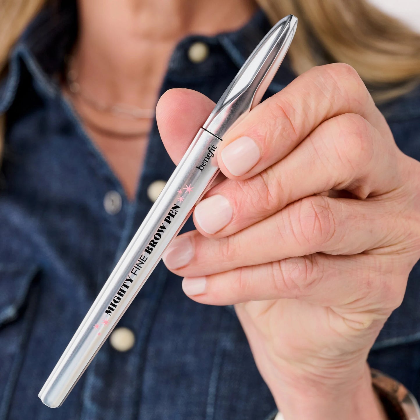 Mighty Fine Brow Pen Benefit