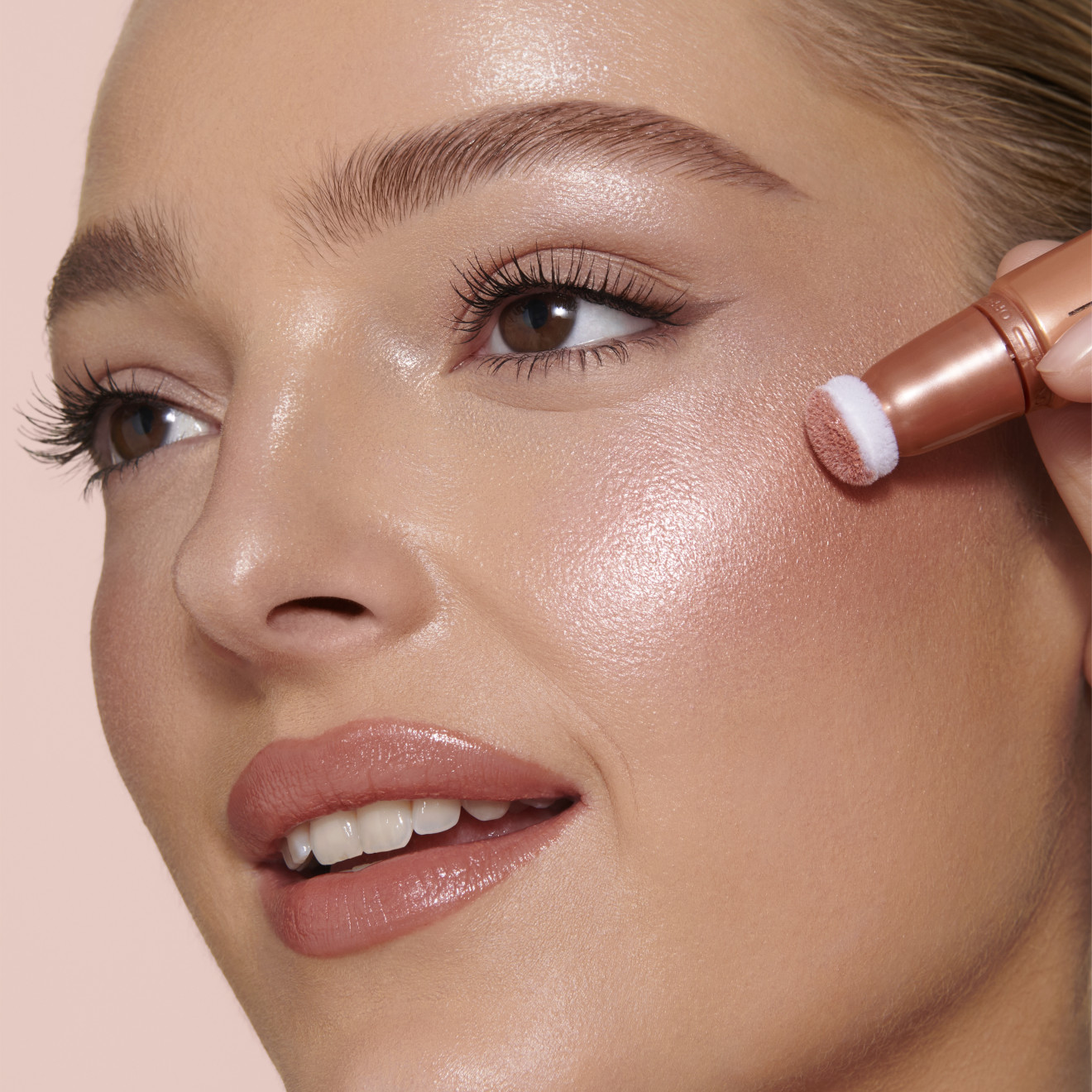 Glowgasm beauty light wand high blush Charlotte Tilbury