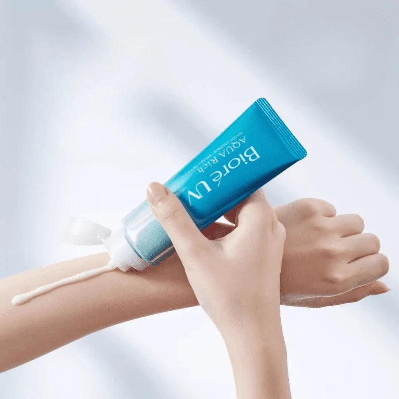 UV Aqua Rich Watery Essence SPF50+ PA++++ Biore
