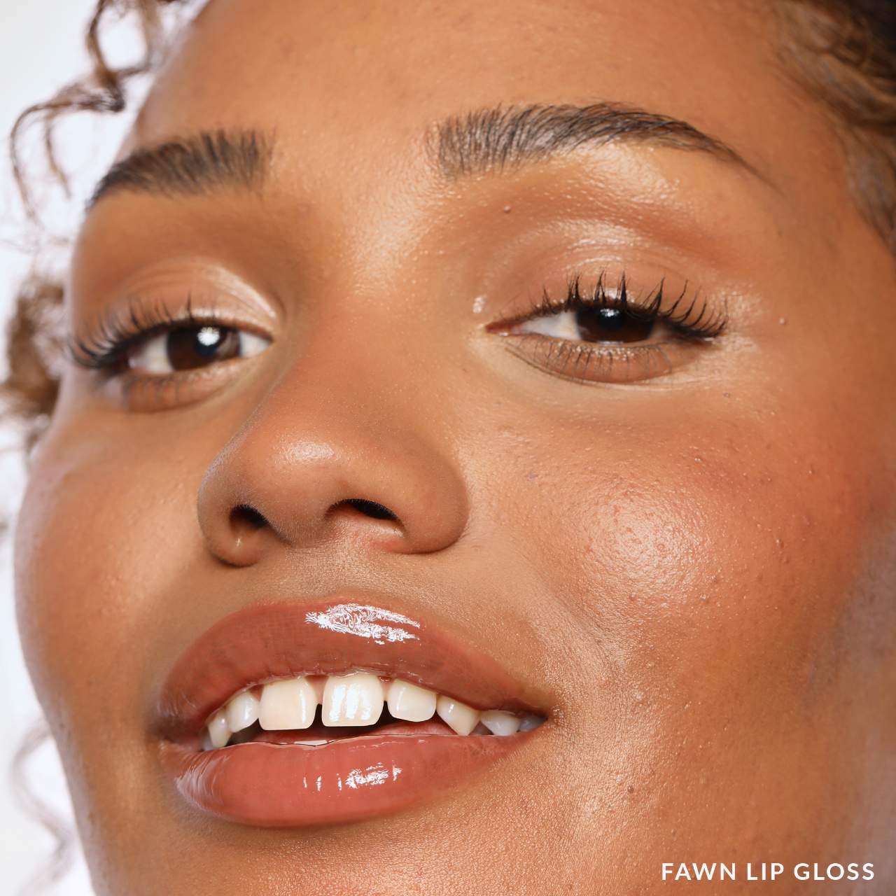 Lip Gloss with Hyaluronic Acid REFY