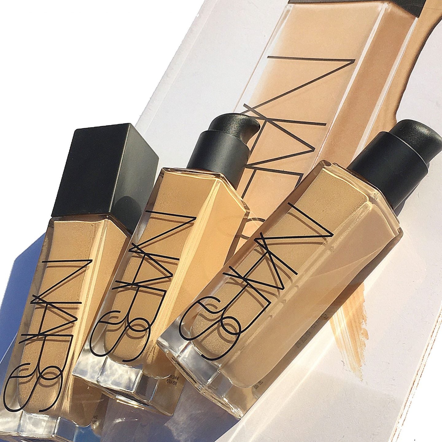 Natural rradiant Longwear foundation Nars - APGMakeupSolution